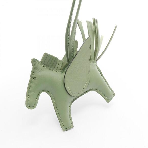 HERMES Green Leather Charm - Picture 6 of 6